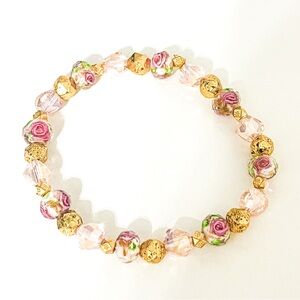 Elegant Floral Beaded Bracelet